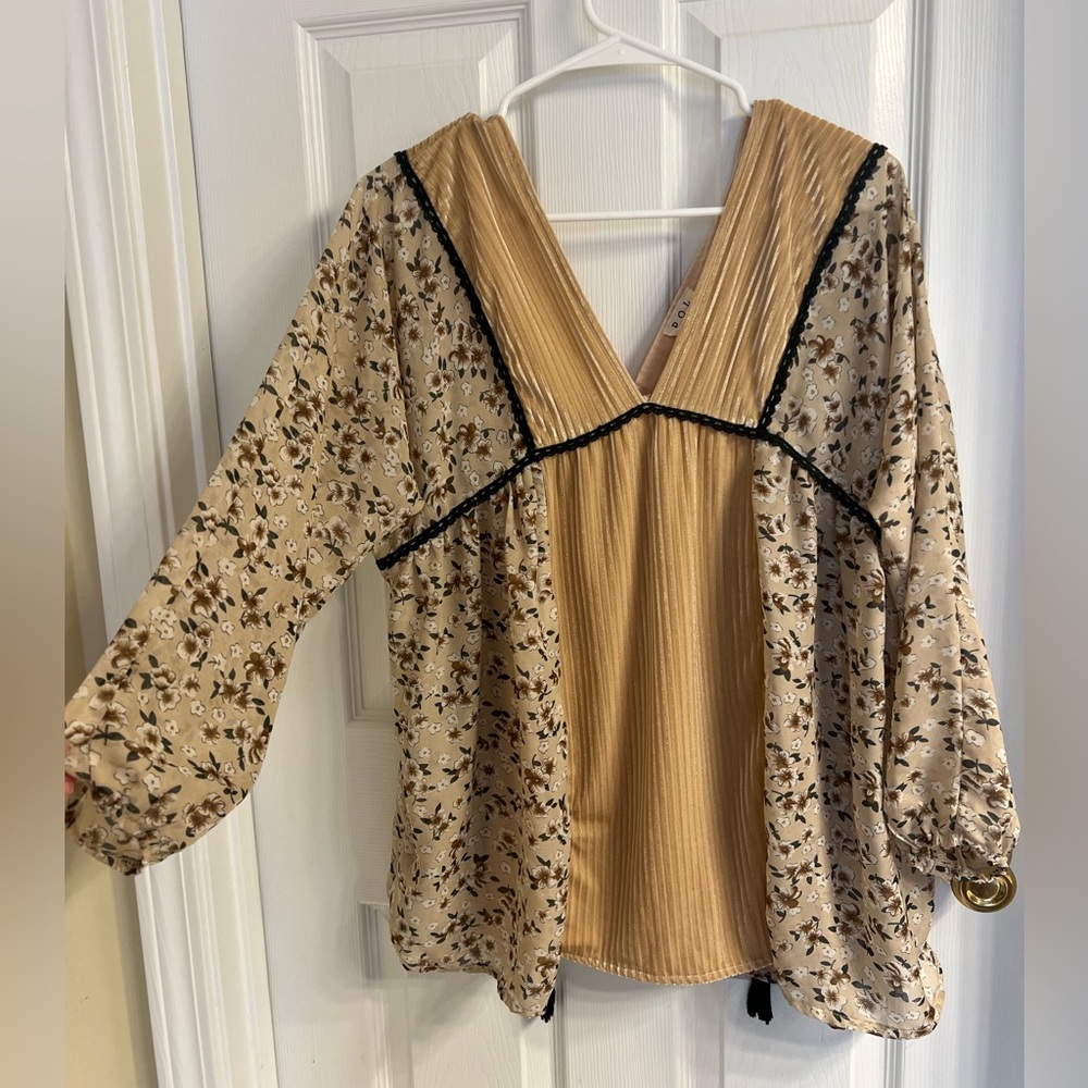POL from Anthropologie flowy top blouse M beige floral